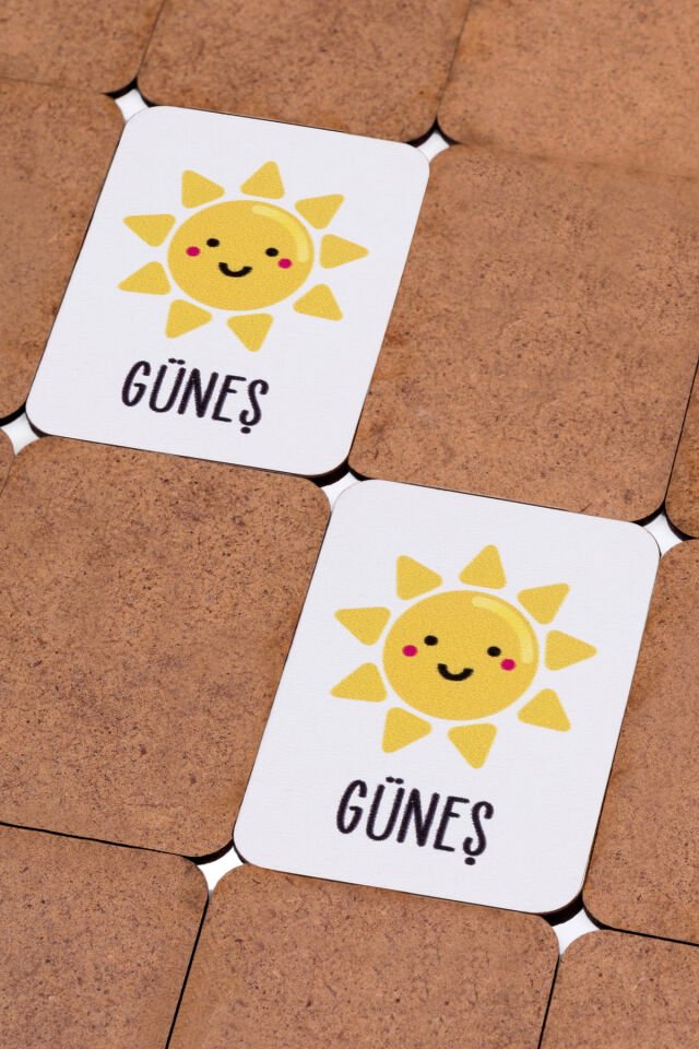 Eğlenceli ve Öğretici Ahşap Uzay Temalı Eşleştirme Kartları