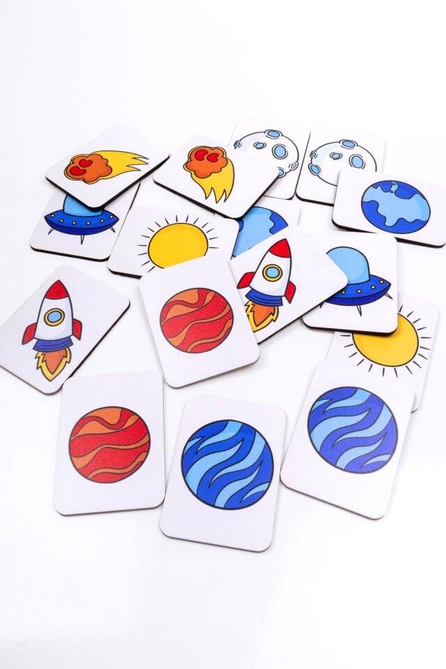 Ahşap Eşleştirme Kartları Uzayın Gizemli Dünyasını Keşfedin Çocuklar Anaokulu ve Kreşler