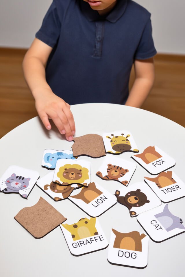 Erken Yaş İngilizce Öğrenimi İçin Şirin Hayvan Puzzle Seti